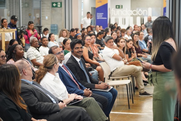 Zoho anuncia alianza con la Fundación WWB Colombia para beneficiar a 5.000 emprendedoras colombianas